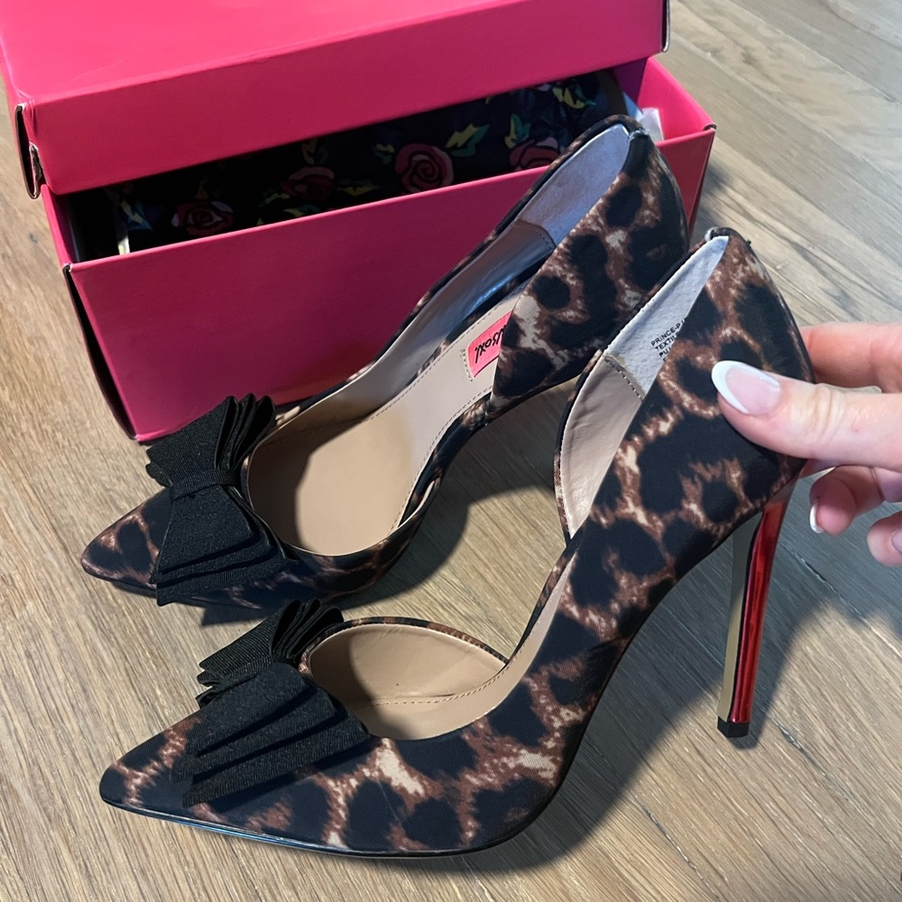 NWT Leopard Heels 🐆